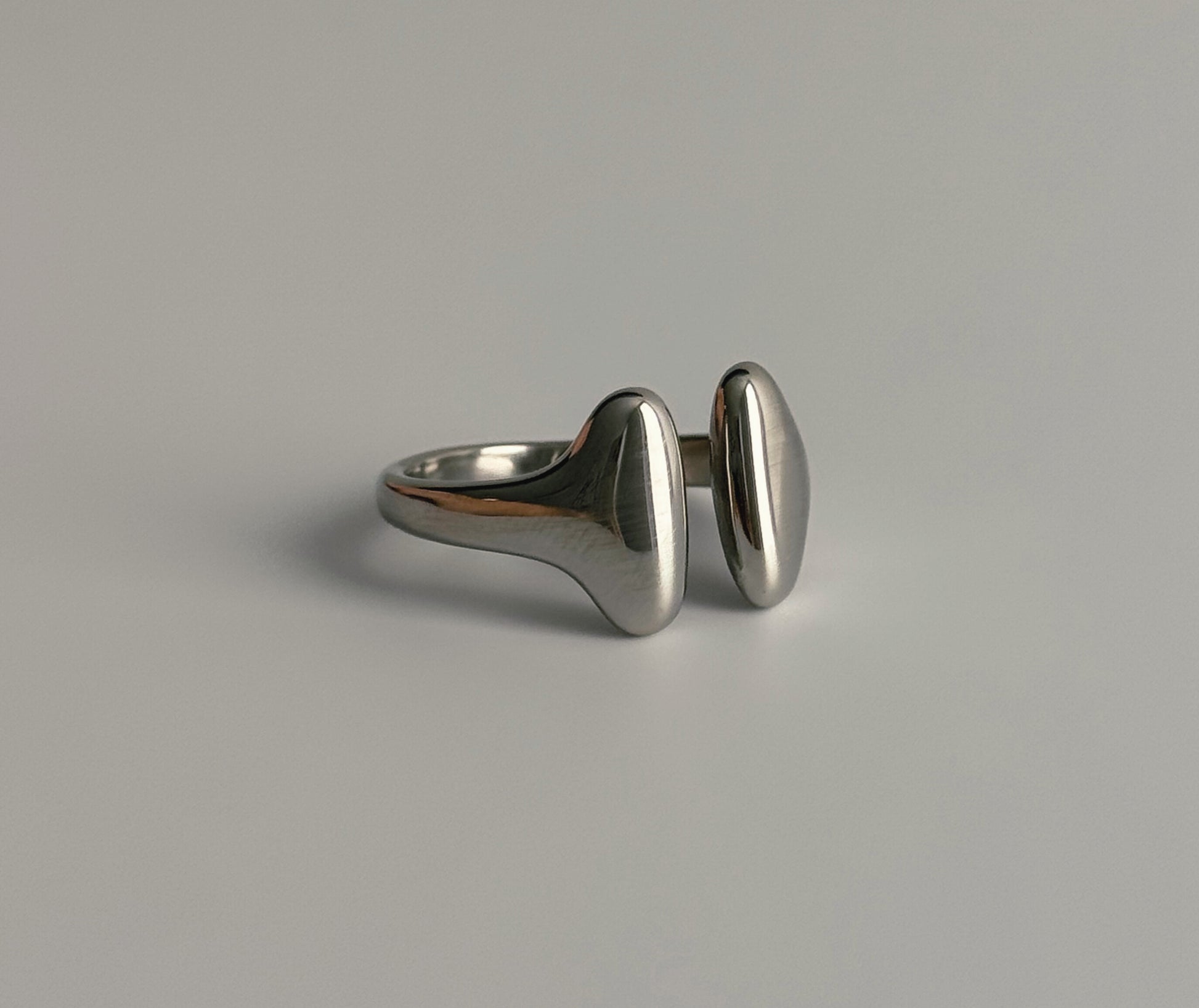 Axis (Silver)